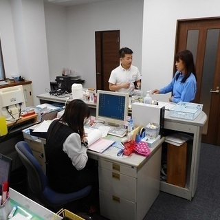 【専属だから安定収入♪】名糖運輸専属4ｔトラックドライバーの画像