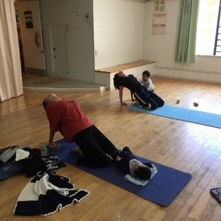 産後ヨガ ママヨガ 子連れヨガ Yoga Hygge  zoom...