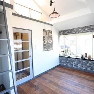 初期費用４万円のみ！デザイナーズリフォームされたお部屋！