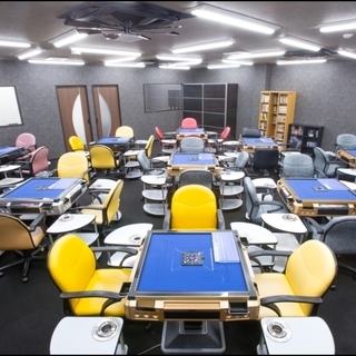 住みやすい街No.1の福岡で働きたい方募集！寮完備！！！ご飯は美味しいし、美人がたくさん！電車１本5分で天神まで！の画像