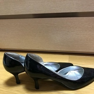 断捨離中の為値下げ❗️黒のエナメルパンプスの画像