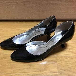 断捨離中の為値下げ❗️黒のエナメルパンプス