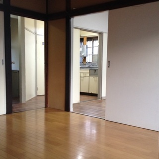 『世田谷』８万円の一戸建て！古いですが４部屋庭付きです！