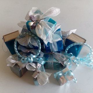 ヨーロッパ調の本格的なクリスマスツリーの画像