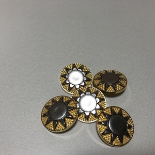 手作り好きなあなたへ！！【 おひさまゴールドボタン】の画像