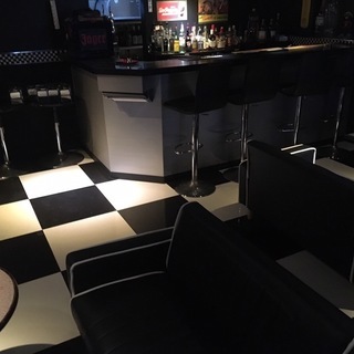 【上野】おしゃれで楽しいダイニングバースタッフ募集【全額日払い可能】の画像