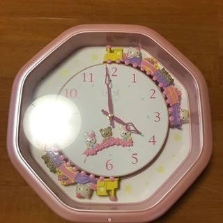 ハローキティの壁掛け時計の画像