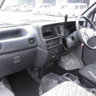 福岡県　ハイゼットカーゴ　AT　シルバー757　車検ほぼ2年付きの画像