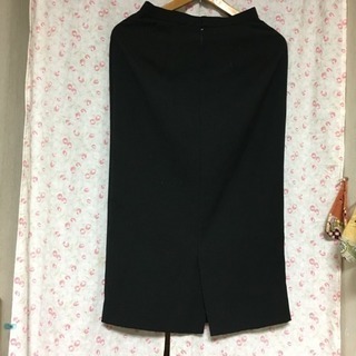 ワールド 黒のスカートの画像