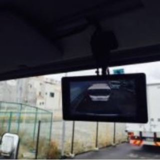 大型トラック中距離ドライバーの画像