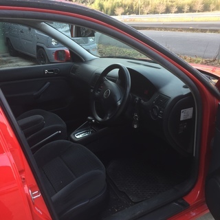 女性1オーナー　走行24000ｋｍの赤いゴルフ４ですの画像