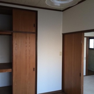 大家直接募集！初期費用3万台‼️連保不要！生保可！敷・礼ゼロ&ペット、大型犬、多頭飼い可！家賃１ヶ月無料！ｺﾝﾋﾞﾆ徒歩3分、南向き、角部屋、三面採光の『 店舗、倉庫利用可能！楠根北町戸建』募集依頼！■■賃貸　香里園駅　萱島駅　バイクガレージ 寝屋川市駅 戸建て 店舗 事務所  倉庫、教室、学習塾、整体、大工  運送会社 - 賃貸（マンション/一戸建て）