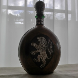 VTG革巻き酒ボトルとグラスセット 　Vintage Leather Covered Green Glass Bottle Liquor Decanter Lion/Lily Crest & 5 Glasses　の画像