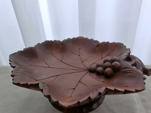 VTG JEC Weggiserlied木彫り葡萄リーフ型/葉型オルゴール7189　Vintage JEC Weggiserlied 7189 Schweizerlandler Music Box Carved Wood Leaf Bon Bon Plate Bowl   キャンディートレーフルーツトレー　vintageキャンディトレイぶどうブドウスイスオルゴール