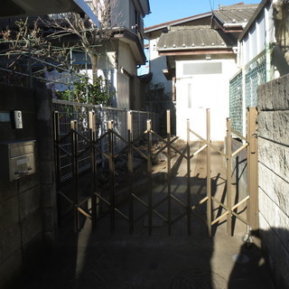 【狭山フラットハウス】【ペット可】 リノベーション戸建て　広い庭付きの平屋　仲介手数料・礼金ゼロ　住環境◎ - 狭山市