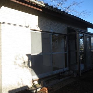 【狭山フラットハウス】【ペット可】 リノベーション戸建て　広い庭付きの平屋　仲介手数料・礼金ゼロ　住環境◎ − 埼玉県
