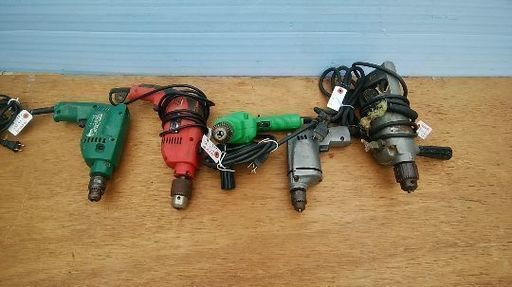 1000円です。電動工具を、安売りします。古い物もあります。全て動きます。外の黒色の物置の中に、入っています。　この写真は、オール1000円の、商品です。
