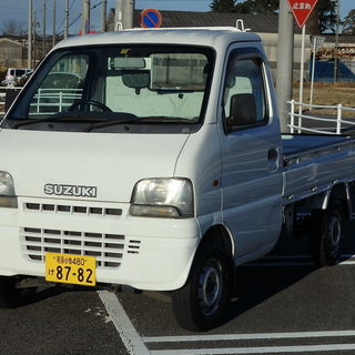 スズキ　キャリートラック　軽トラ　４WD　５MT　走行82208...