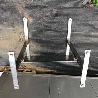 キャンピングカーに使える大型テーブルの画像
