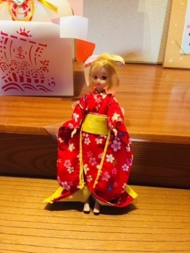 リカちゃん   引きづり振袖