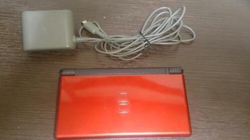 任天堂 DS Lite  まあまあ綺麗です。