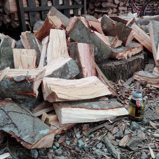 広葉樹ケヤキの薪！約1年5ヶ月以上乾燥。含水率19%前後。0.1立米価格。茨城県潮来市。1㎏約４５円。の画像