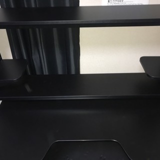 【美品】IKEAのパソコン用のデスクFREDDEです！の画像