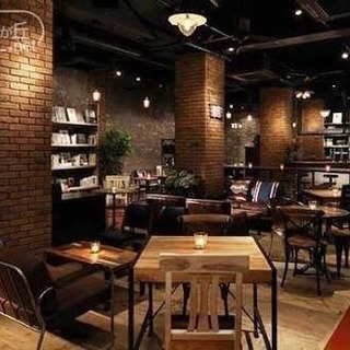 仕事帰りに英会話カフェバー！