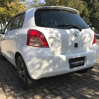低走行で禁煙美車！ヴィッツ！！タイヤ新品１７インチ！！の画像