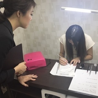 未経験でもネイリストに！の画像