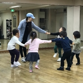 キッズダンスから大人までの画像