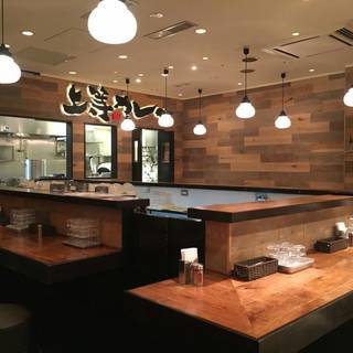 ホール・キッチンスタッフ募集！霞ヶ関ビルの飲食店