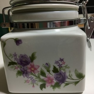 陶器のキャニスター