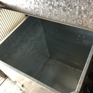 ブリキ缶 無料 3箱までの画像