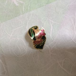 🌸・ ふっくらした イヤリング 🌸 お花の模様✨✨✨送料込みの画像