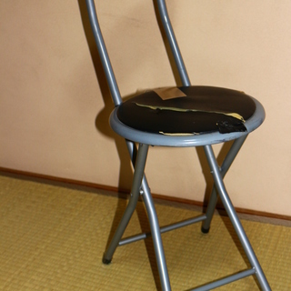 値下げ！!訳あり家具　折りたたみ椅子　破れあります！！　手渡し大...