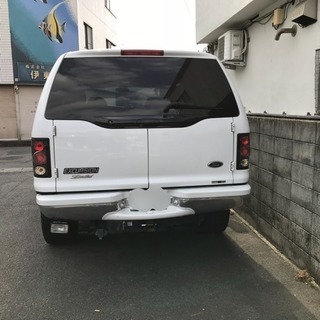 フォード エクスカージョンの画像