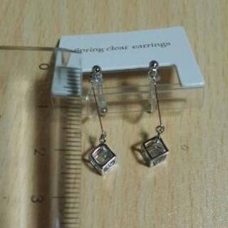 揺れるキラキラ系イヤリングセット