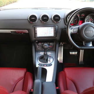 TT クーペ 2.0 TFSI 赤革 HDDナビTV バックカメラ ロ-ダウンの画像