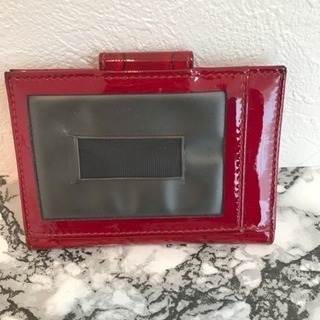 GUCCIエナメルパスケースの画像