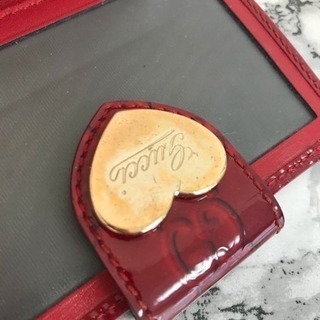 GUCCIエナメルパスケースの画像