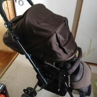 COMBIのベビーカーの画像