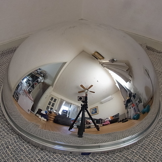 kｏｍｍｙＭｉｒｒｏｒ　ラミドームLT5だと思います。NO2