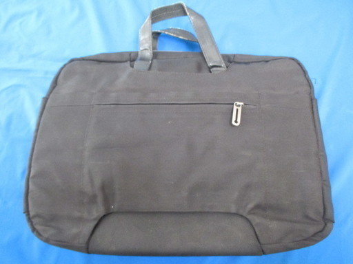 (B-85) 　ビジネスバッグ　ブラック　パソコン収納スペース付き　メーカー不明　※中古品\t\t\t\t\t\t
