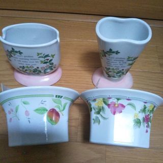 花瓶？小物入れ　陶器です