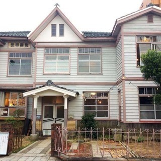 三津浜地区旧濱田医院のシェアショップ！日当たりのいい２階 - 不動産