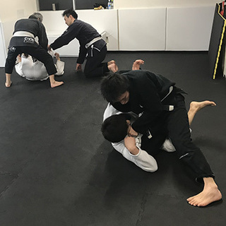 せっかくメタボ解消するなら格闘技フィットネスのブラジリアン柔術 ホロイムアの画像