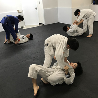 せっかくメタボ解消するなら格闘技フィットネスのブラジリアン柔術 ホロイムアの画像