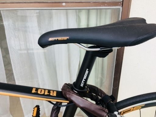 ロードバイク 自転車 SCHNEIZER R101 美品　ロック付き 
