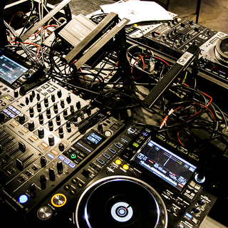 本物のクラブDJブースで学べる中央区のDJスクール、無料体験受付中！の画像